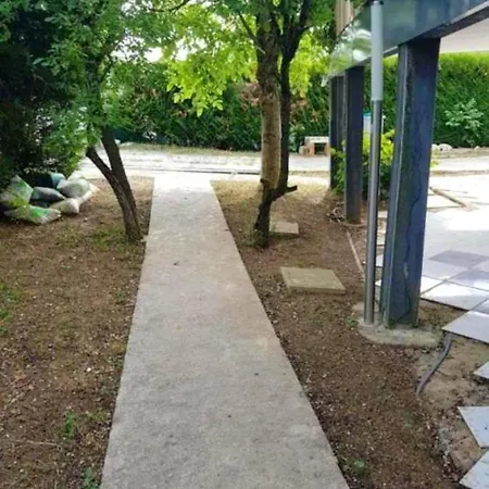 Appartement De 2 Chambres A Dijon *
